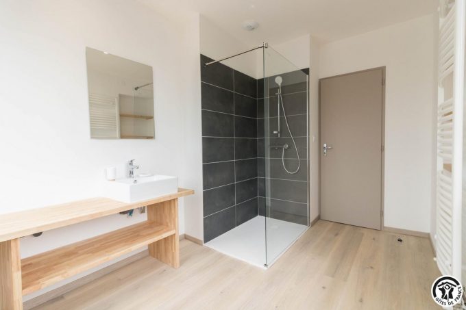 31G101649-2aa7a0bcffd94e2bad585206a081775f