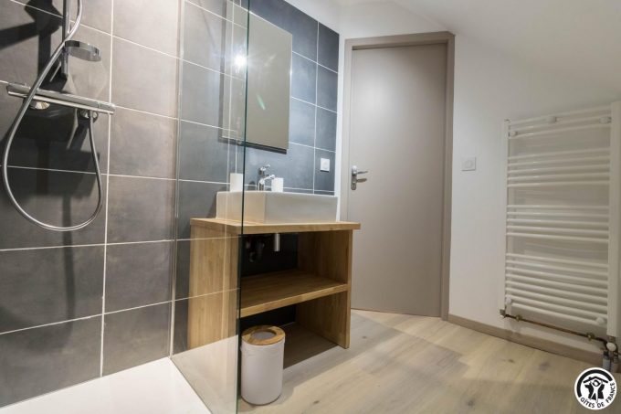 31G101649-2ec65454fc9c4800af6f1f5aad1eee91