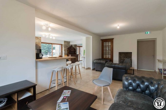 31G101649-46f4423015cb4249886462af04878070