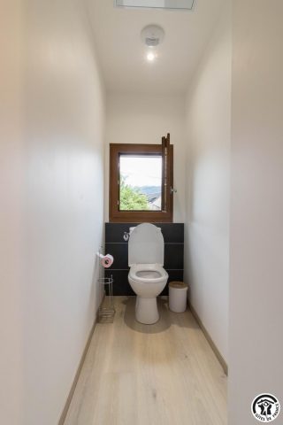 31G101649-51c8e31ac80442ed936d5374f68a6fa3