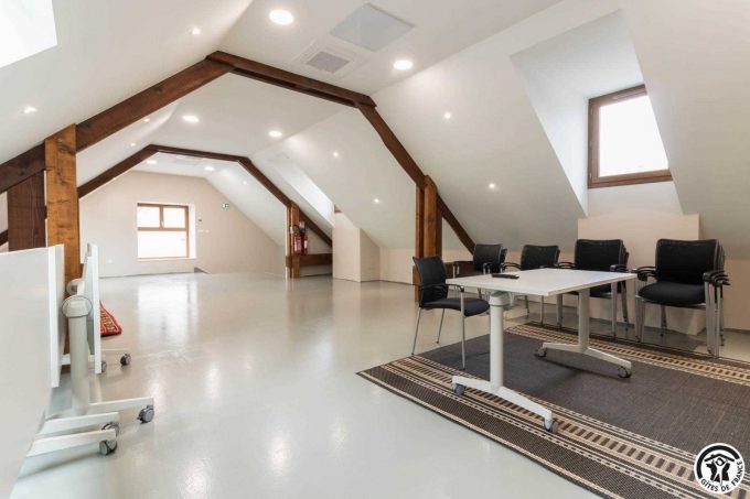 31G101649-a0c3a6f997f1445dbde03686546e0834