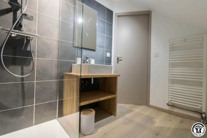 31G101649-cd1a32634ff1442b97e3e4a3fe6be357