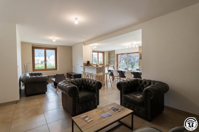 31G101649-e648f3847eef4697894bdead061a1c0c