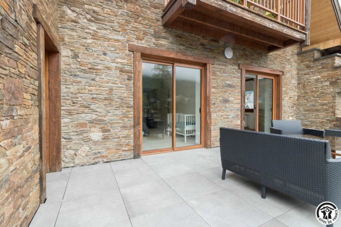 31G101649-ee6e7012ed234c6e9c966210e2df058f