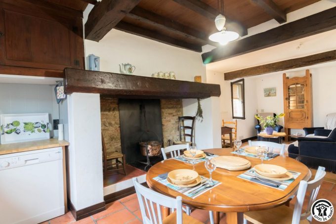 31G101650-e59b86fc363f47aabb06a6764d113b14