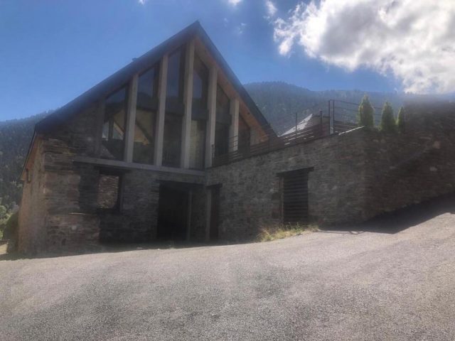 31G101655-906ca9793ee94fd89efd257c3a92077f