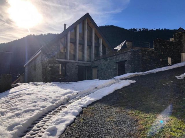 31G101655-c7453a97b6bf4aa69ac87bdd63e22066