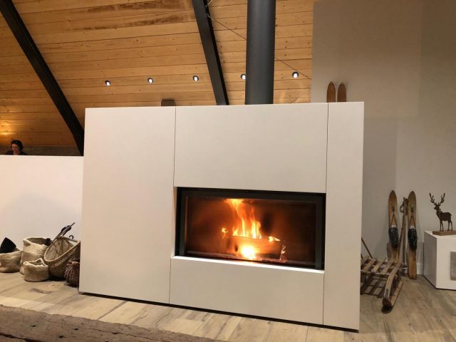 31G101655-f5b1f4a01f6e4f8183528654f284e4ea