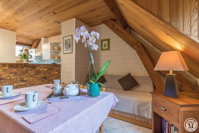 31G101657-526e2583a48946e684db410a2ff95946