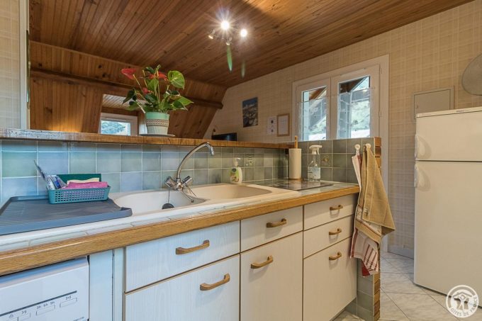 31G101657-9c53a93609e0471287dcc37d970dfb15