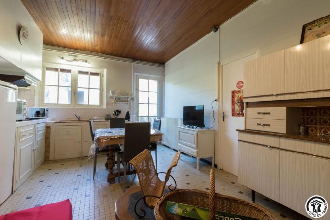 31G101659-b44387bf24db4b639a3365fe485ae500