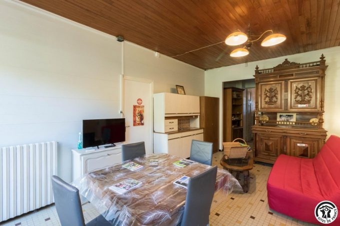 31G101659-d04b3ec754f6464a9634c38e61020c55