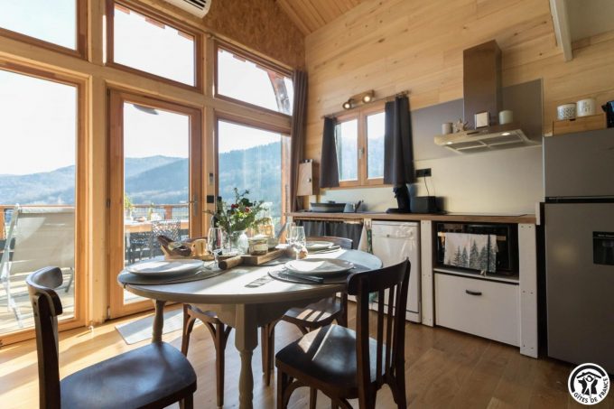 31G101666-e997e3e9ce2f4058b7a9c6c4f2424955