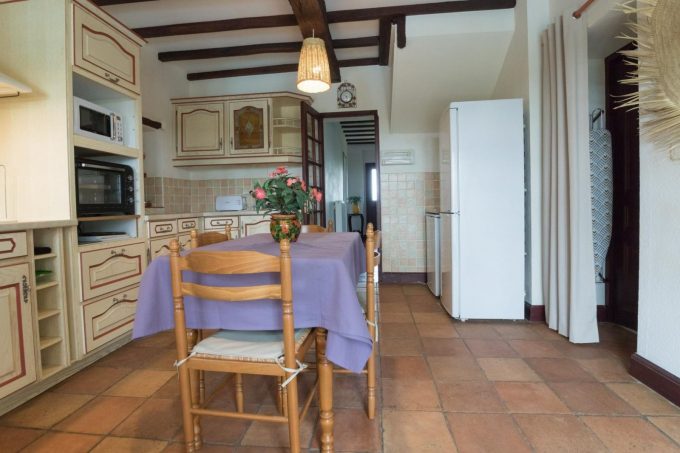 31G101688-57e421e71d2d4f32a3fb5f07b98dbd17