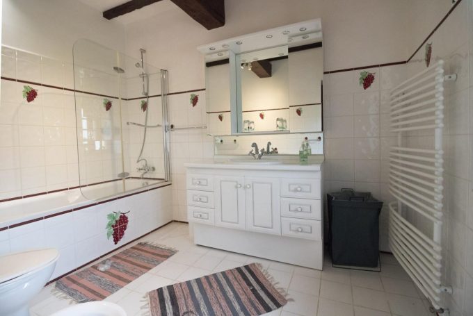 31G101688-93889b74d36642a69326d371aaa33b66