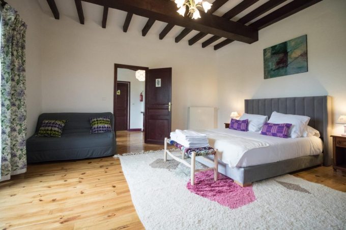 31G101688-cdd5b184f1514fea9a00ef22ae1374a7