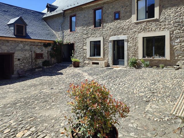 31G101695-02d3a4d1cff249878391c2fea446c776