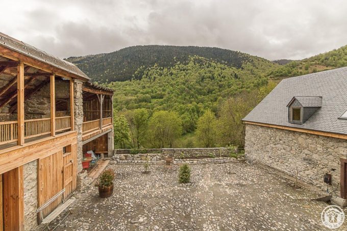 31G101695-2da30165d8474bb4a7e6f304187d8cae