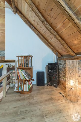 31G101695-49ddc55f340b40859aef03e23c41af1d