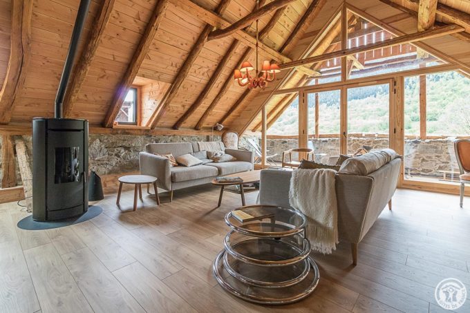 31G101695-75eaea4056ee4967ba598ca063ea12f4