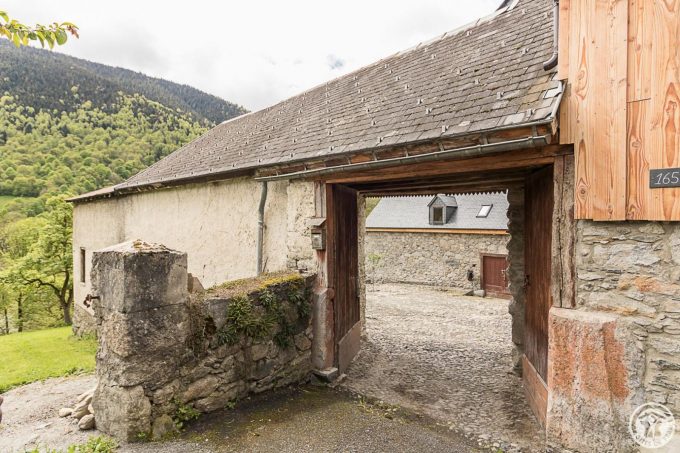 31G101695-90349ac0d97b49a385c3f95e12d72d87