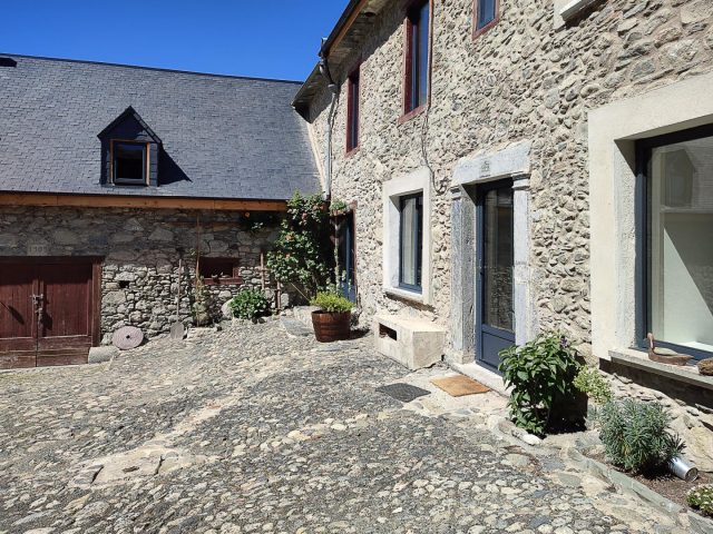 31G101695-ebeac3c13d7248af9cc0fb3c4490d22a