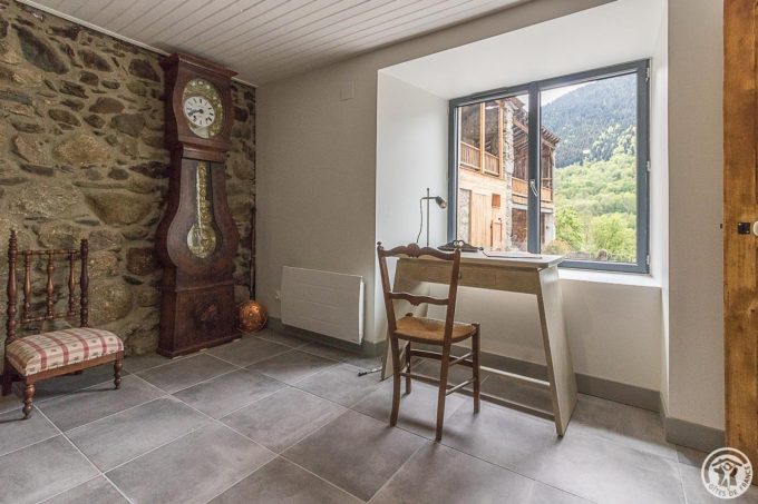 31G101695-fd6569f03b1f4b3691452597b6faddb1