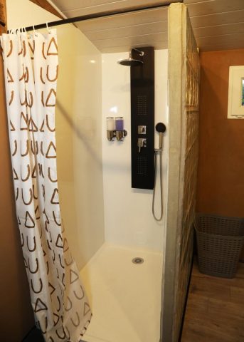 31G101696-2065cdd700e743a8bcefa5af0e7e9eca