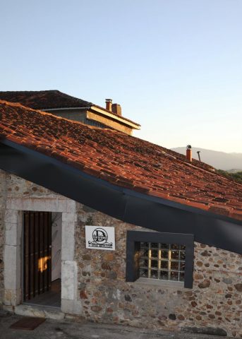 31G101696-427738020aae480ebfb3b4d0d2145a5e