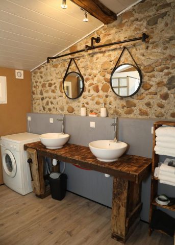 31G101696-5aebf4b51a3f4efc895026a8c8ca1f4c