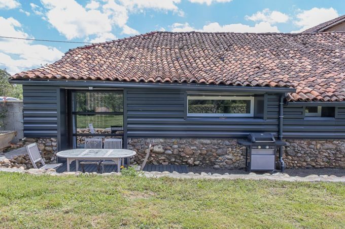 31G101696-72e64239e46a416992c89dfec1424802