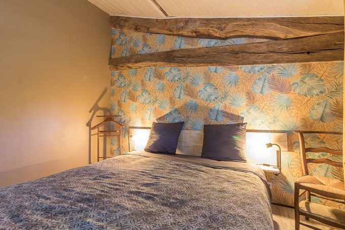 31G101696-a64f73d5b7c04925a416649e26917864