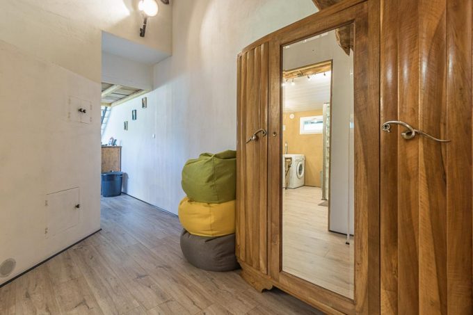 31G101696-cae7abcc1cd842e4b3ac21b8c20392ec