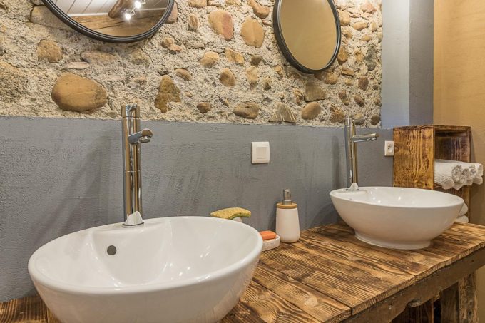 31G101696-e35a4ec9b6254f3f8bf2aa39d8e84d14