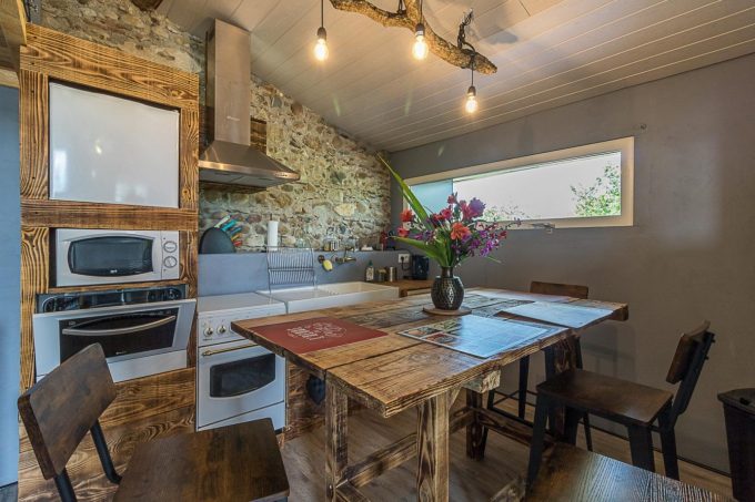 31G101696-f05f1816f54041f6a8157984d7d83eca