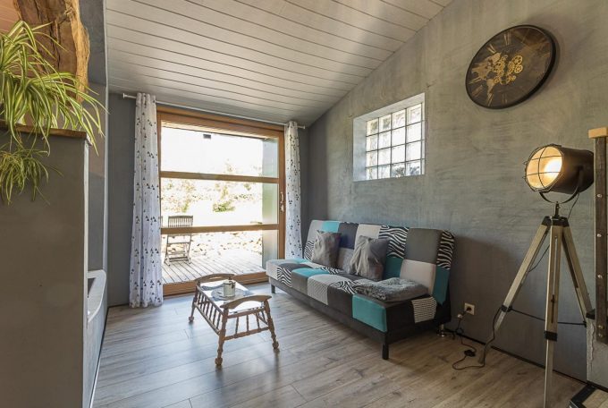 31G101696-f979990e3da943b9859beea436d4a7b3