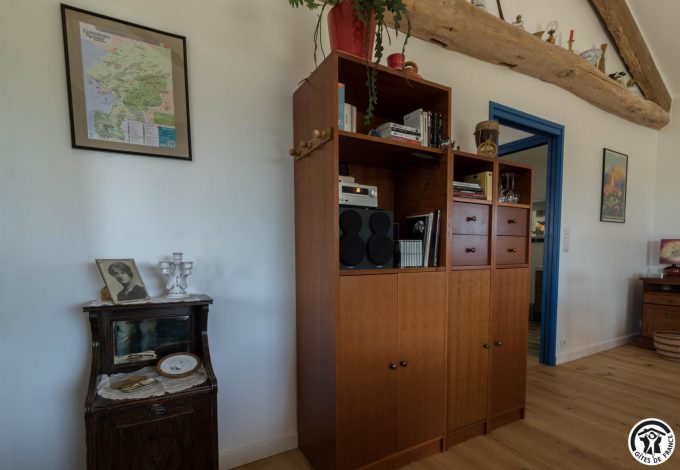 31G101699-51eed5ac624a463392354f618c8f6fba