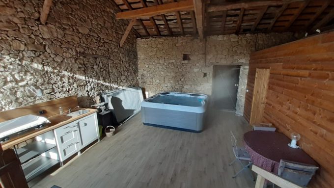 31G101699-832ef7fdf46c487ca627523c71a83c4b