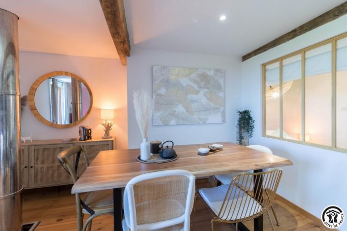 31G101704-0eed66c83fde4e8bbaf60c5cb37513eb