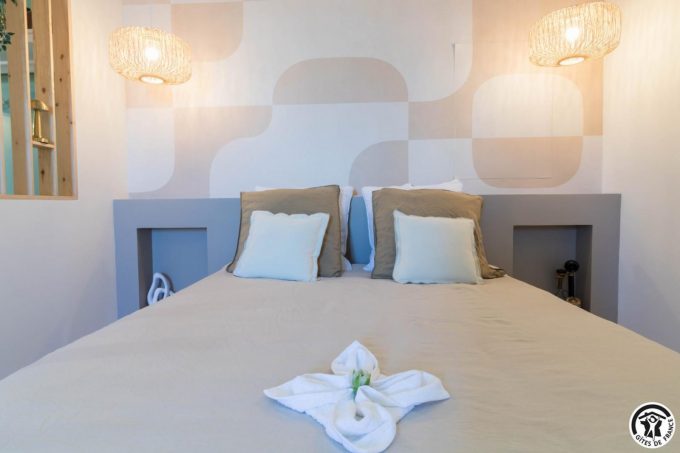 31G101704-5aa40d270c944ab78038bccde7c9c158