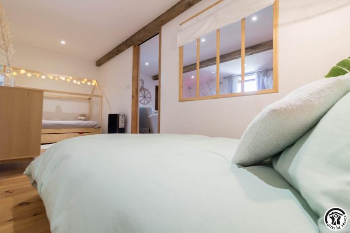 31G101704-7606396c13804f3a9dd5aa755f99103d