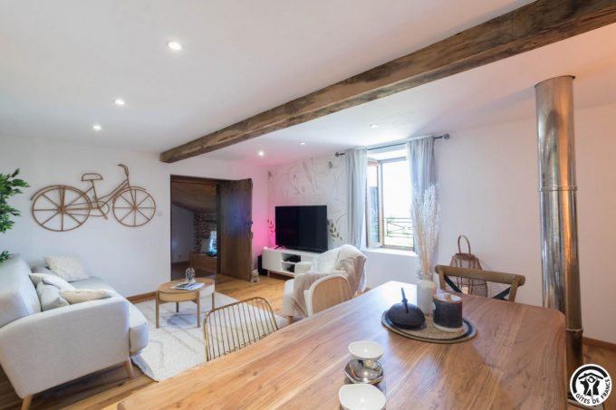 31G101704-7637ee74410f4f0e863134f43240d127