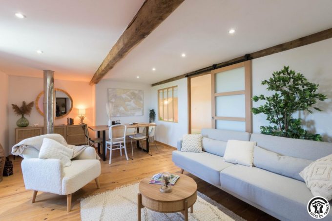 31G101704-8908a537e3a746d58ed9c778ed71d273