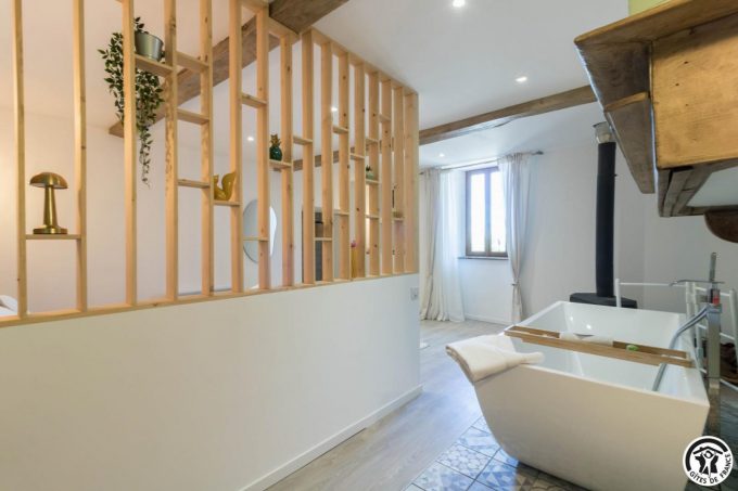 31G101704-8cb509c8a69242f9b6ff638c06c71aee