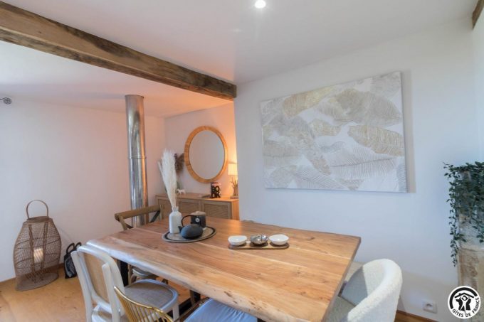 31G101704-9682fad0eb9943b38432c14e7a1f5bd2