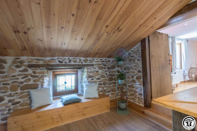 31G101704-a0a160fd62614a89a381f0a5a49f4f77