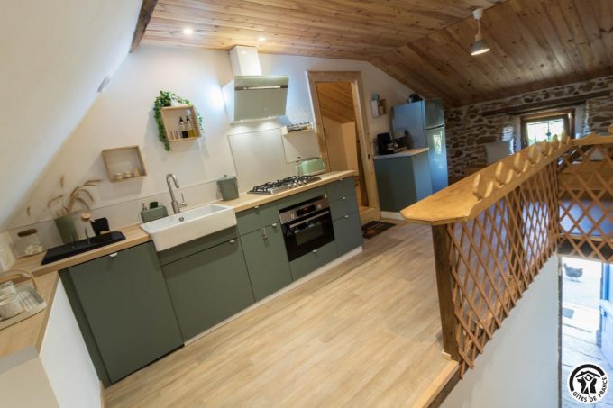 31G101704-aa309adaeaac46deb0d6b688ab4f9444