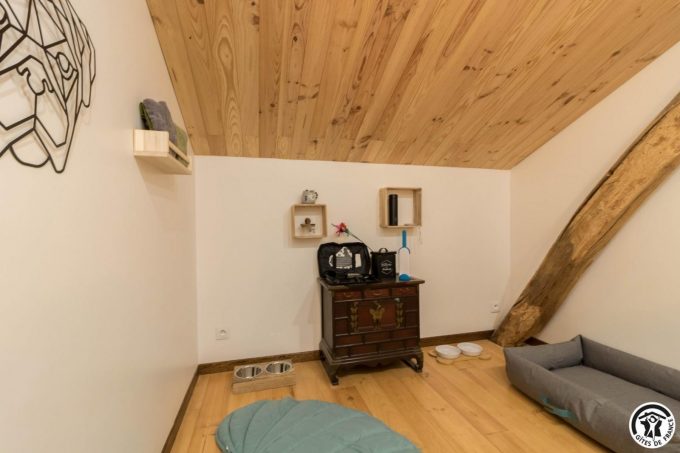 31G101704-ab54ce4c5f73460680363c1c85b8cae3