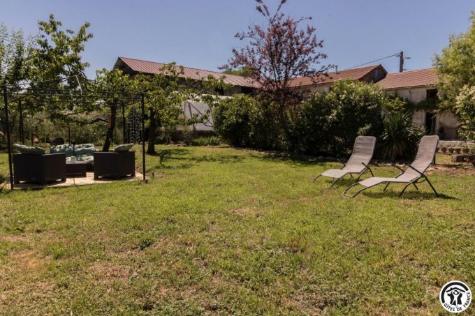 31G101704-bf44406d1bbd4f8184293ee4b02576d2