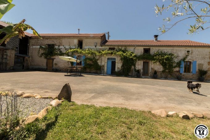 31G101704-cbe258adc20b49c5ada9df1a2487e14e